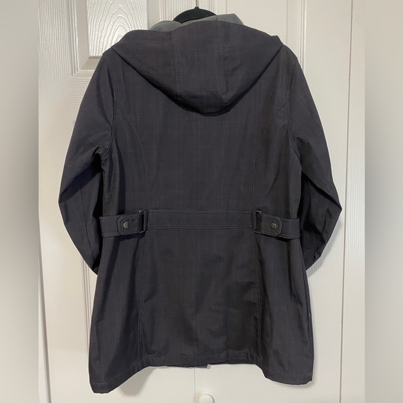 Spring Jacket / Rain Jacket. Large - Picture 3 of 3